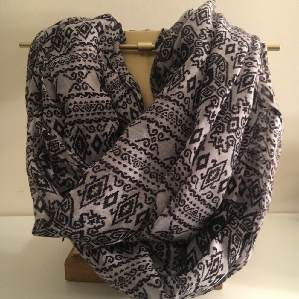 Black and white infinity scarf